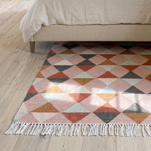 Pink Geometric Durable Rectangular PET Rug With Off White Fringe